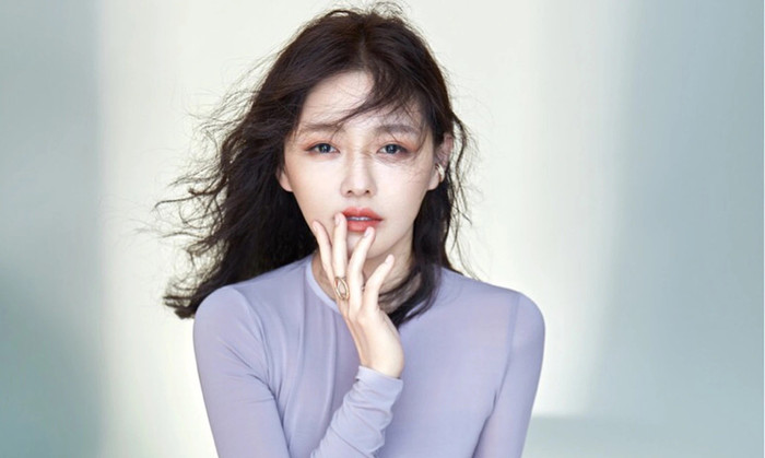 Từ Hy Viên qua đời vì bệnh cúm, dẫn đến viêm phổi. 