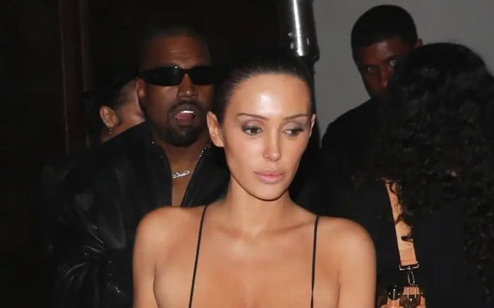 Vợ Kanye West lại mặc đồ 'hở gần hết cơ thể' dự tiệc hậu Grammy Ảnh 2