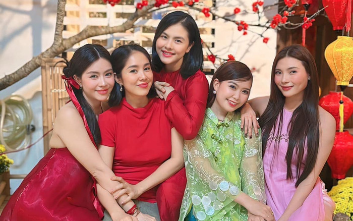 Lê Phương cùng dàn mỹ nhân Vbiz thăm biệt thự nhà Vân Trang Ảnh 2