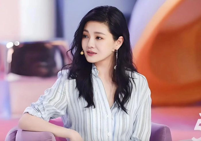 Từ Hy Viên qua đời ở tuổi 49 vì sau khi bị mắc bệnh cúm, viêm phổi. 