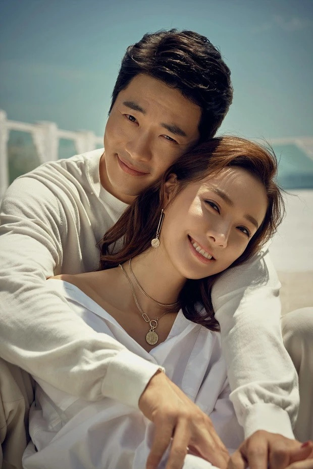 Kwon Sang Woo kết hôn cùng Á hậu Hàn Quốc Son Tae Young. 