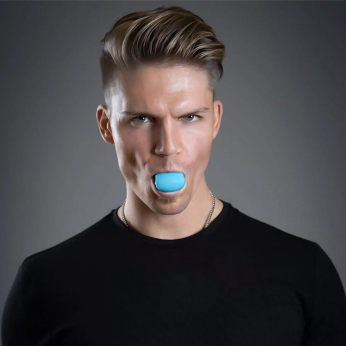 Nhai bóng silicon, tạo đường cơ hàm trở thành phương pháp làm đẹp thịnh hành trên TikTok. (Ảnh minh họa)