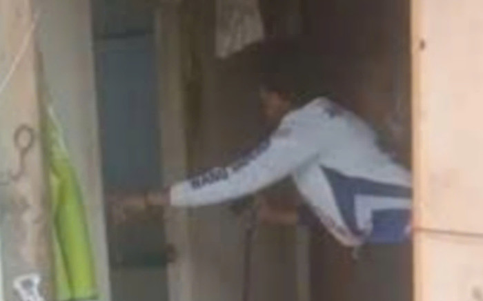 Vào phòng tắm, chủ nhà tá hỏa chạy ra ngoài vì một 'vị khách' không mời Ảnh 2