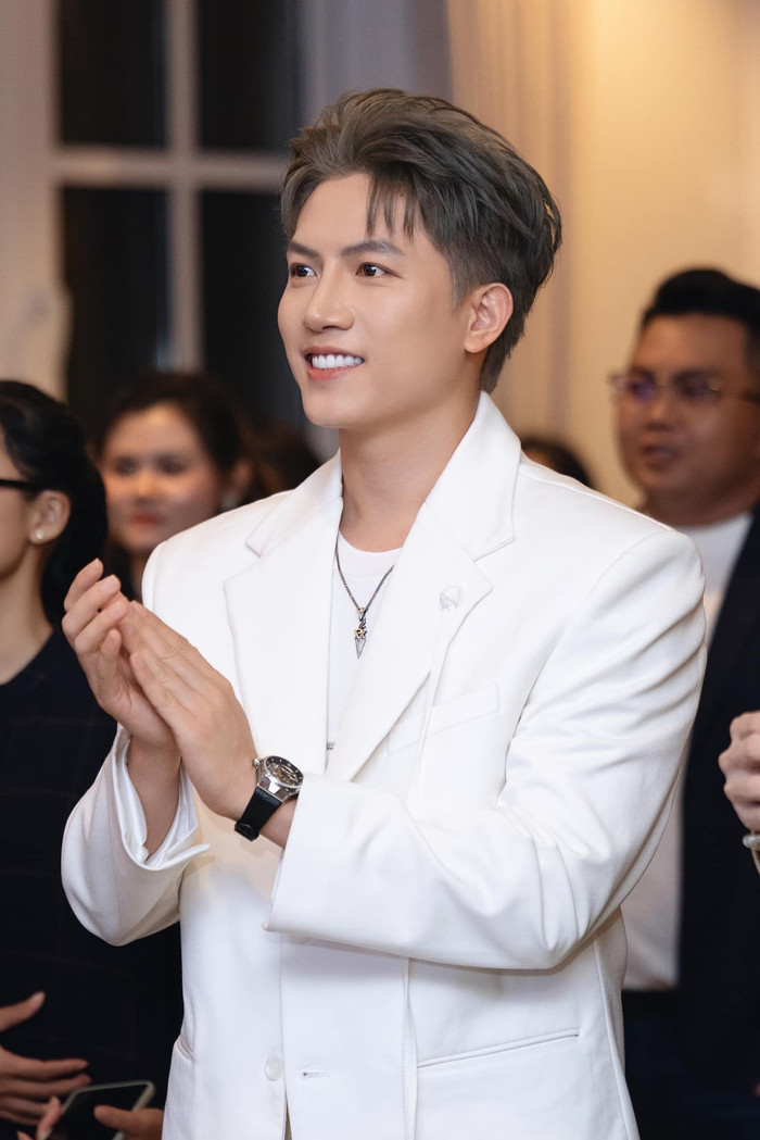 Hình ảnh của ca sĩ Anh Tú. Ảnh: FBNV