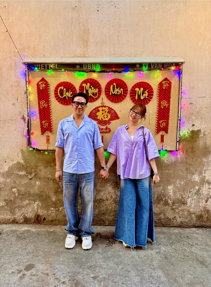 Hari Won khoe ảnh 'tay trong tay', nhắn nhủ đầy ngọt ngào đến Trấn Thành trong dịp sinh nhật. (Ảnh: FBNV)