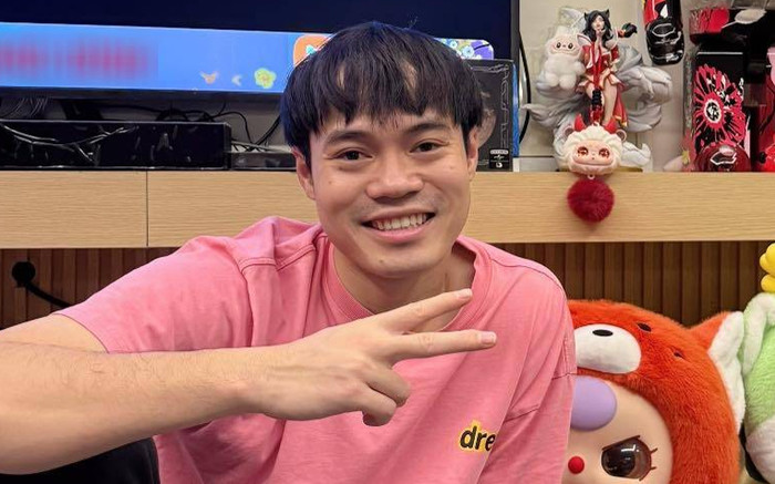 Văn Toàn khoe hình ảnh toát 'mùi tiền' Ảnh 2