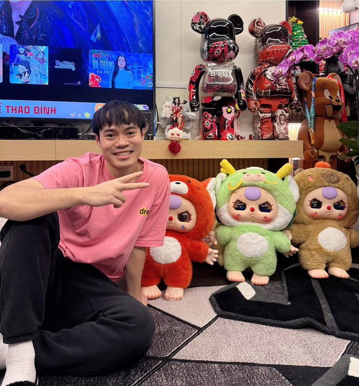 Văn Toàn rao bán gấu bông 'baby three'. (Ảnh FBNV)