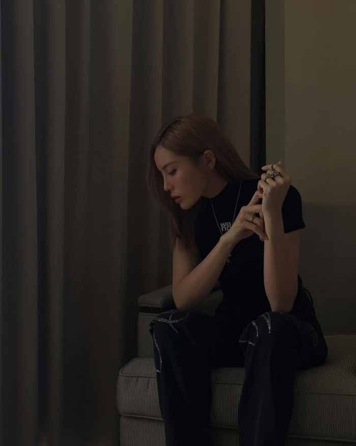 Sở hữu phong cách thời trang hiện đại, bắt kịp xu hướng, không ngại đầu tư vào hàng hiệu nên công chúng dễ dàng hiểu ra lý do Hoa hậu Kỳ Duyên được 'gắn mác' là Hoa hậu kiêm fashionista của giới nhan sắc Việt. Cô cũng là một trong số ít những người đẹp có hoạt động và dấu ấn nổi bật ở làng thời trang trong nước. (Ảnh: Instagram nhân vật)