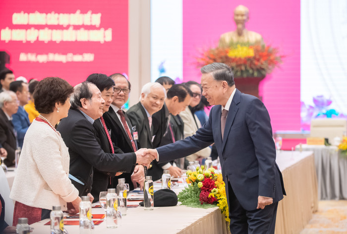 Tổng Bí thư Tô Lâm gặp mặt đại biểu văn nghệ sĩ 