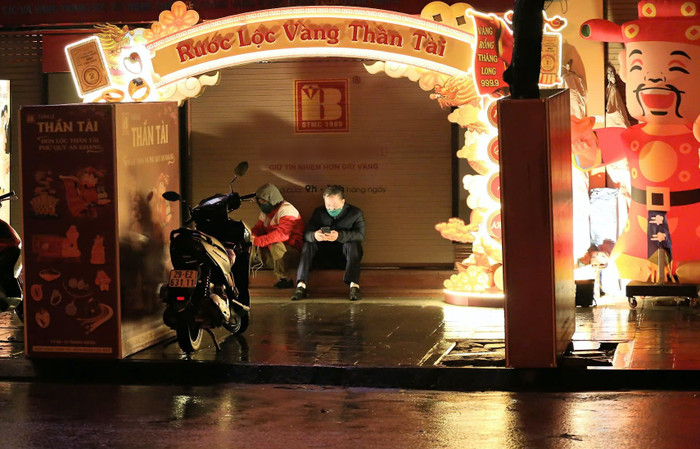 Phố vàng Hà Nội khác lạ trong ngày vía Thần Tài Ảnh 4