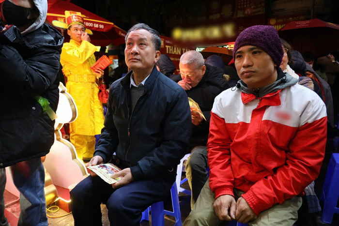 Phố vàng Hà Nội khác lạ trong ngày vía Thần Tài Ảnh 7