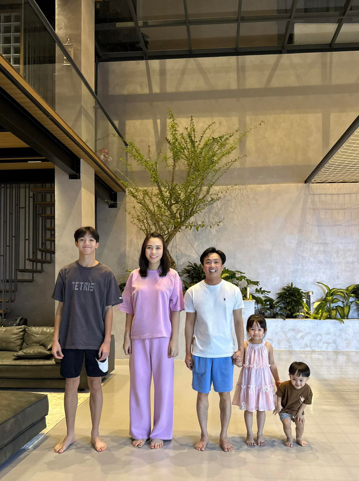 Cường Đô La và Đàm Thu Trang đang tận hưởng cuộc sống hôn nhân êm ấm, bình yên. Ảnh: FBNV