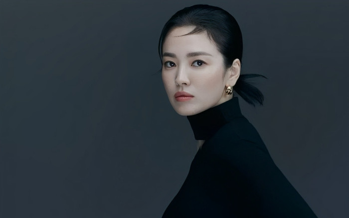 Phản ứng của Song Hye Kyo khi bị bắt gặp trong tình huống xấu hổ Ảnh 2