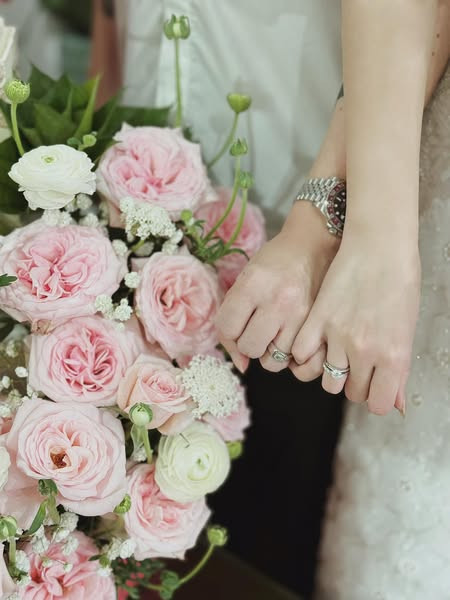 Á hậu Vbiz tổ chức lễ dạm hỏi, lần đầu để lộ diện mạo 'nửa kia' Ảnh 1