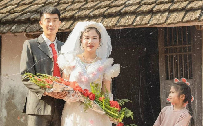 Bộ ảnh cưới đậm chất thời 'ông bà anh' của cô giáo Bắc Giang gây sốt MXH Ảnh 2