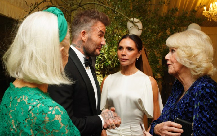 'Bóc giá' trang phục của Victoria Beckham khi dự tiệc của Vua Charles Ảnh 2
