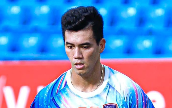 Tiền đạo Tiến Linh vượt Nguyễn Xuân Son Ảnh 2