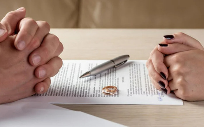 Nam ca sĩ nổi tiếng thừa nhận đã ly hôn vợ 4 năm trước, không ai hay biết Ảnh 2