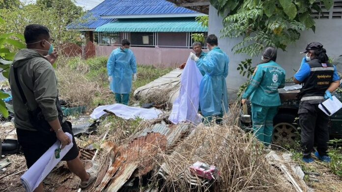 Người phụ nữ mua ve chai ngửi thấy mùi hôi lạ, đứng không vững sau khi kiểm tra Ảnh 2