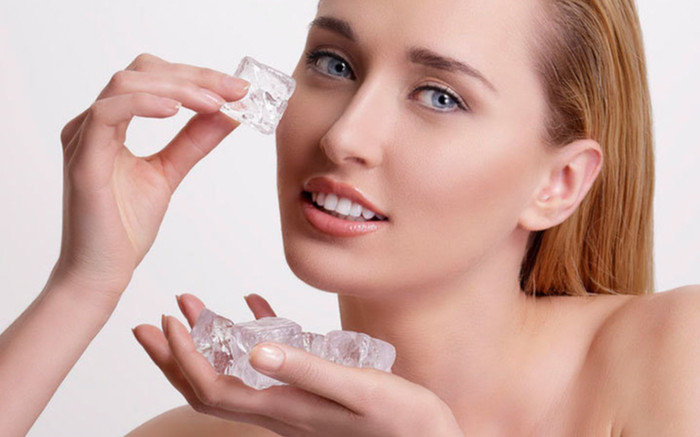 Rửa mặt bằng nước đá: Nên hay không? Ảnh 2