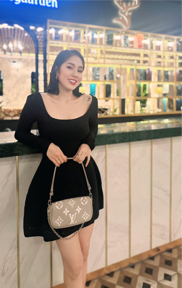Phát sốt với sắc vóc của Lê Phương khi diện váy bó sát Ảnh 2