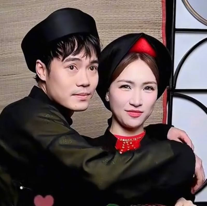 Khoảnh khắc Văn Toàn ôm Hòa Minzy khiến công chúng 'đứng ngồi không yên'.