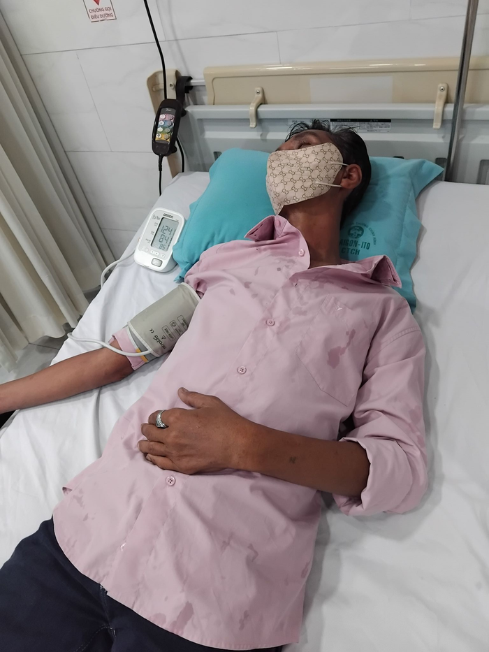 Hình ảnh diễn viên hài Bắc Hải nhập viện cấp cứu chiều 1/3.