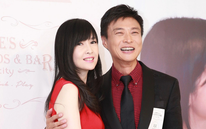 Nữ diễn viên ly hôn sau nhiều năm bị phản bội, nhận phí chia tay 3300 tỷ? Ảnh 2