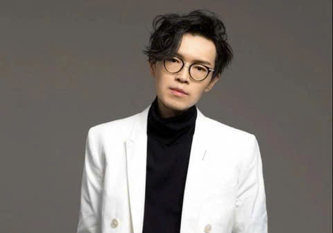 Phương Đại Đồng sở hữu nhiều ca khúc đình đám. Ảnh: Sina