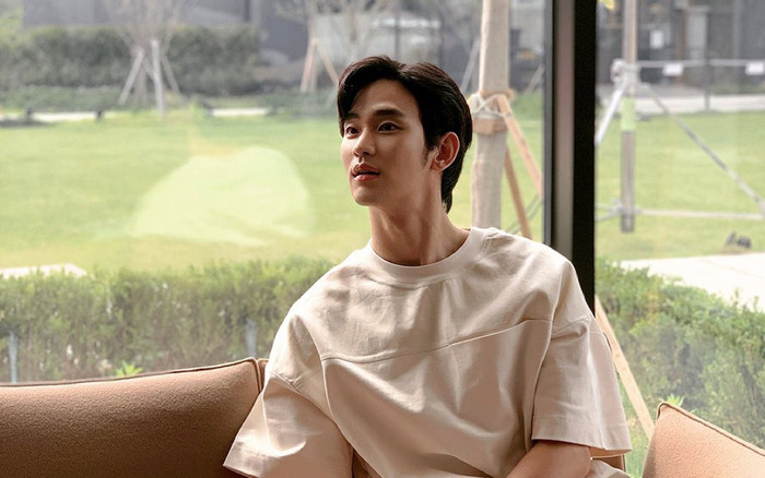 Phía Kim Soo Hyun phủ nhận thông tin nam diễn viên hẹn hò với Kim Sae Ron khi cô 15 tuổi. (Ảnh All Kpop)