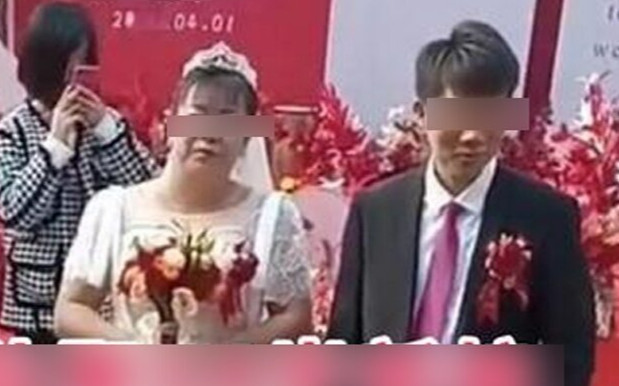 Bị cha mẹ ép, chàng trai 27 tuổi 'cắn răng' đám cưới với góa phụ 54 tuổi Ảnh 2