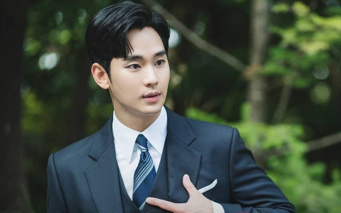 Một nguồn tin cho biết gia đình Kim Sae Ron đang giữ 200 bức ảnh tình cảm của cô với Kim Soo Hyun. (Ảnh tvN)