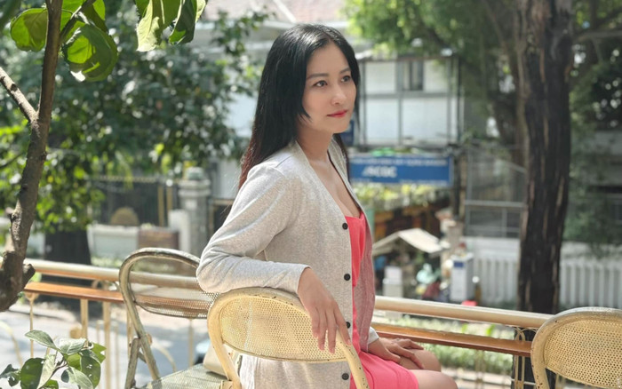 Phong cách táo bạo của bạn gái NSND Việt Anh Ảnh 2