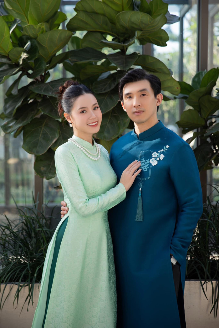 Midu và chồng thiếu gia được nhận xét có tướng phu thê. Ảnh: FBNV