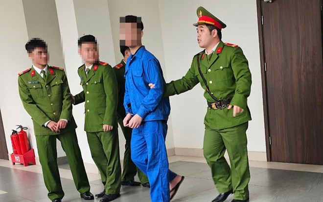 Vụ nam sinh lớp 8 bị đánh chết não: Bố bật khóc nức nở khi con trai bị Toà tuyên y án Ảnh 2