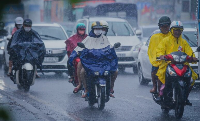 Dự báo thời tiết thành phố Hà Nội trong ngày 13/3: Nền nhiệt tăng, tuy nhiên người dân vẫn cần chú ý mang áo mưa và ô khi có ý định ra ngoài đường. Ảnh: Sưu tầm
