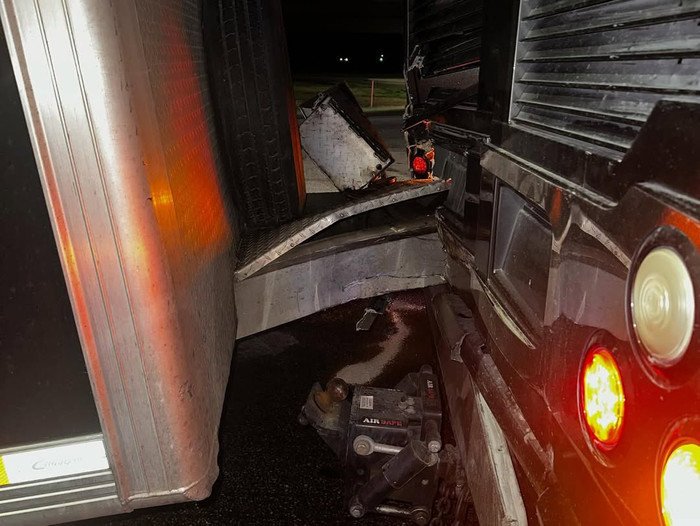 Loạt ảnh tại hiện trường vụ tai nạn được Wade Bowen chia sẻ. 