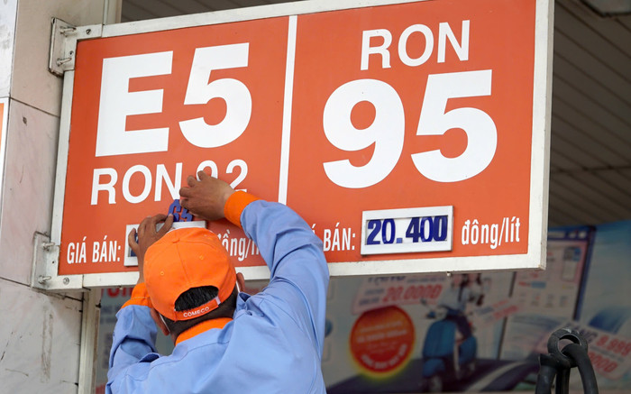 Giá xăng dầu hôm nay 13/3: Giá xăng giảm mức thấp nhất gần 4 năm qua Ảnh 2