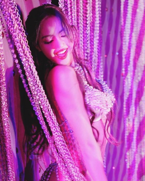 Từ chuyện Lisa, Jennie bị chỉ trích phản cảm: Ca sĩ Kpop 'Mỹ tiến' có cần nhập gia tùy tục? Ảnh 3