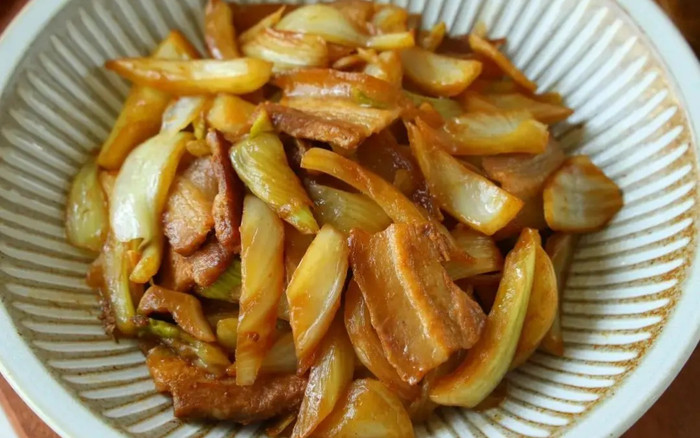 Loại rau tưởng bình thường nhưng quý như vàng khi ăn vào tháng 3, xào với thịt ba chỉ ngon tuyệt Ảnh 2