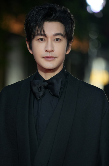 Showbiz 24h: Huỳnh Hiểu Minh khéo léo phủ nhận tin đồn thất thiệt về đời tư. Ảnh: Sưu tầm