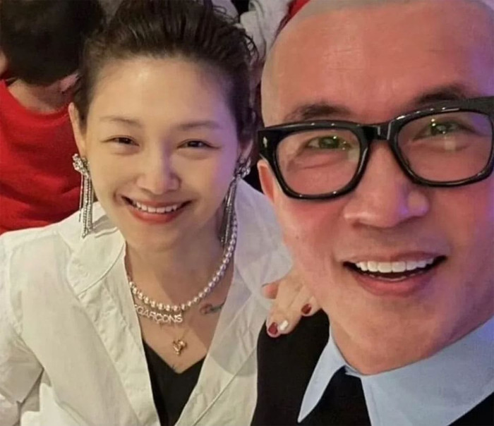 Theo luật pháp Đài Loan, Koo Jun Yup với tư cách là chồng hợp pháp của Từ Hy Viên có quyền thừa kế một phần tài sản của cô, nhưng điều đó cũng đồng nghĩa với việc anh phải gánh luôn khoản nợ liên quan. 