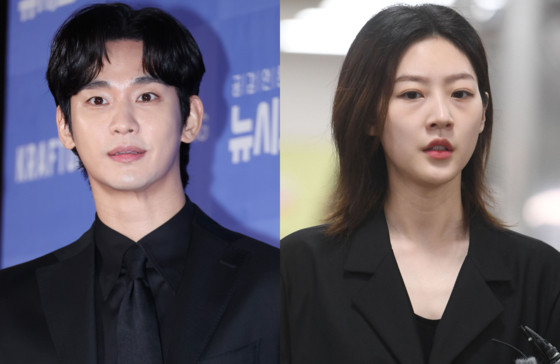 Trước đó phía gia đình Kim Sae Ron khẳng định cháu gái và Kim Soo Hyun đã hẹn hò từ năm 2015. Ảnh: Sưu tầm