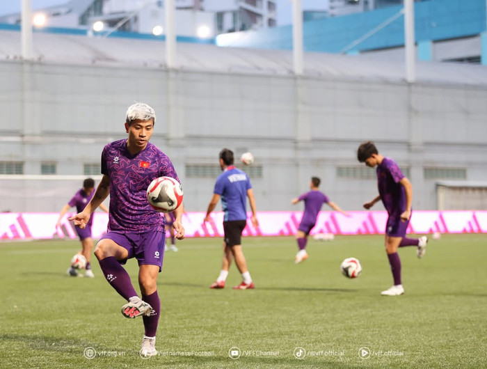 Từng trải qua không ít gian truân trong sự nghiệp, tiền đạo Đinh Thanh Bình đang bước vào giai đoạn tỏa sáng nhất của mình. Ảnh: VFF