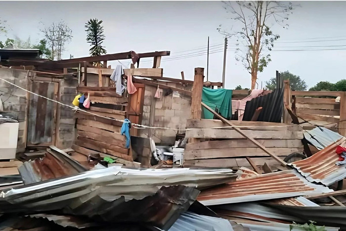 Nhiều ngôi làng bị mưa đá tàn phá sau một đêm, khung cảnh hoang tàn gây xót xa Ảnh 1