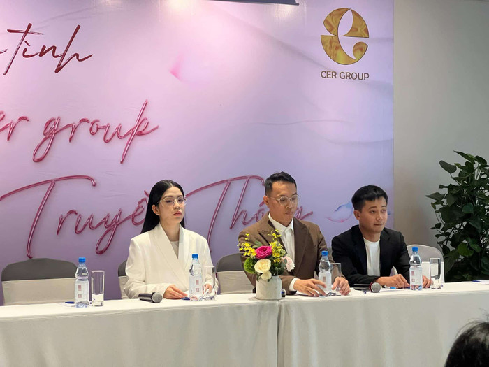 Hằng Du Mục, Quang Linh Vlogs tại buổi gặp gỡ báo chí chiều 14/3.