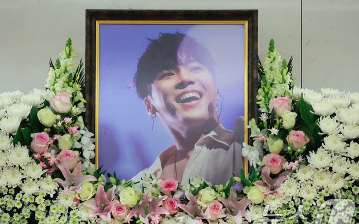 Thông tin mới nhất về lễ tang của nam ca sĩ qua đời ở tuổi 43 Ảnh 2