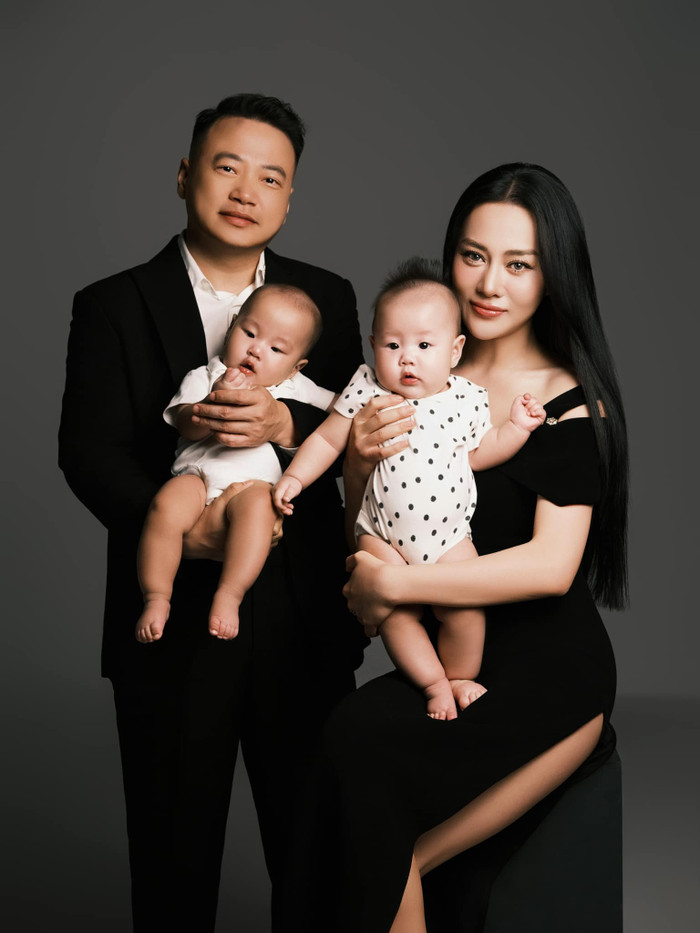 Hình ảnh gia đình nhỏ ấm áp, ngập tràn hạnh phúc của Phương Oanh. Ảnh: FBNV
