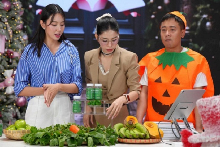 Bộ 3 nhận 'bão' chỉ trích những ngày qua vì quảng cáo 'lố' kẹo Kera