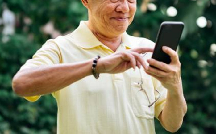 Người đàn ông 62 tuổi mất trắng 13 tỷ đồng sau khi nhắn tin với người lạ Ảnh 2